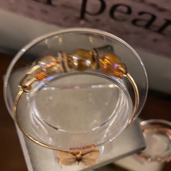 BUTTERFLY ME - Picture 2 of 2